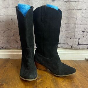 Newport News black suede cowgirl boots size 7.5B